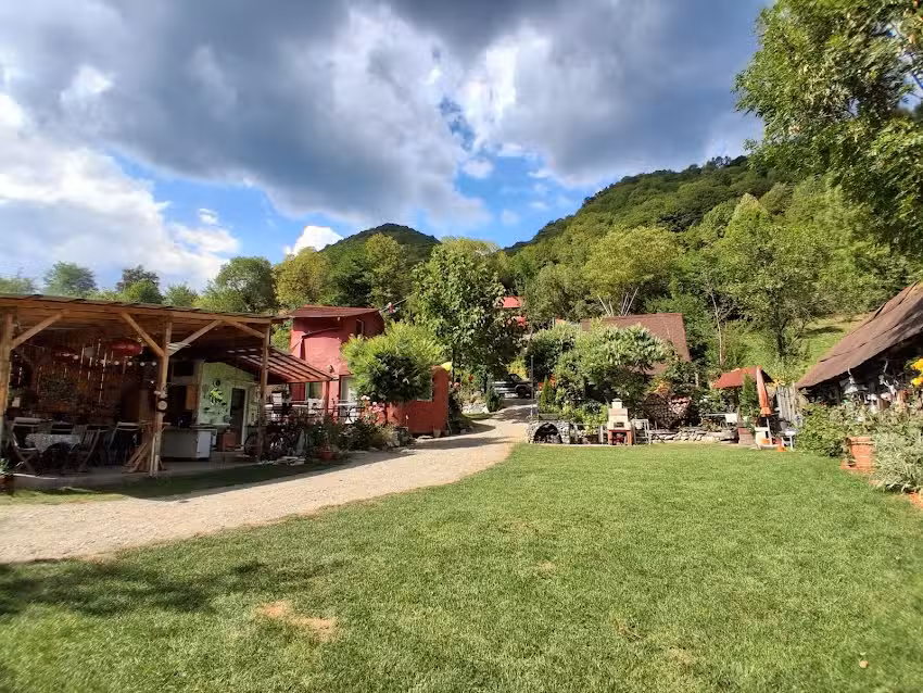 Camping Camelia, Cabane , Casute &ndash; Pensiune , Cort , Cazare Ciunget Malaia Casuta Bocanc Munte Ferienh&auml;uschen Transalpina