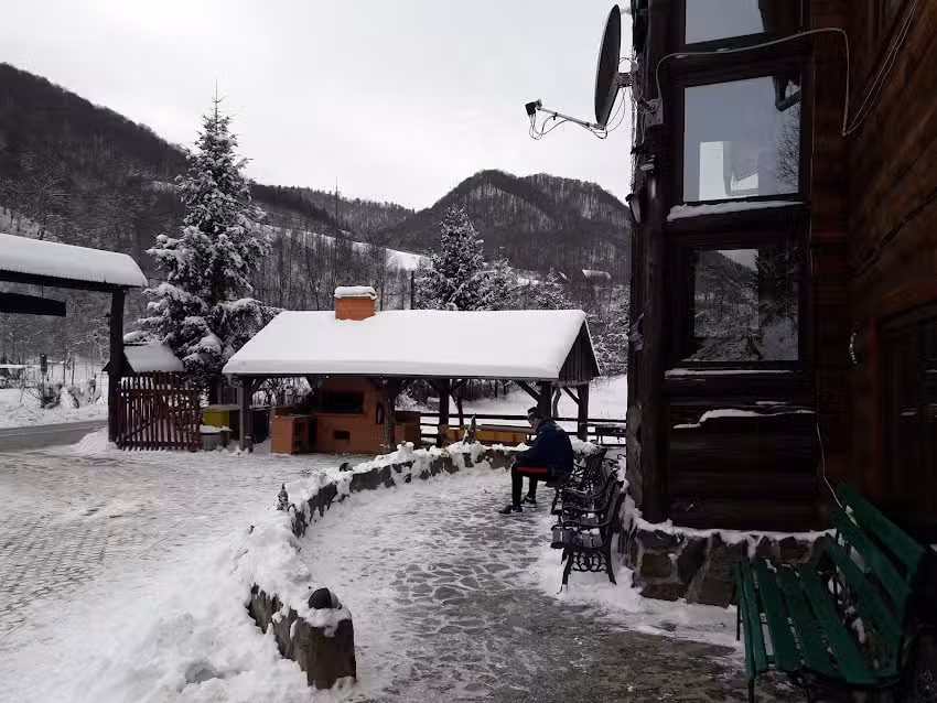 Cazare Raul Sadului &ndash; Vila Cabana Nora 2**