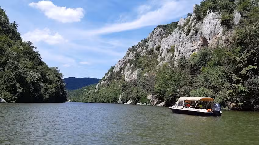 Croazieră pe Dunăre cu salupa