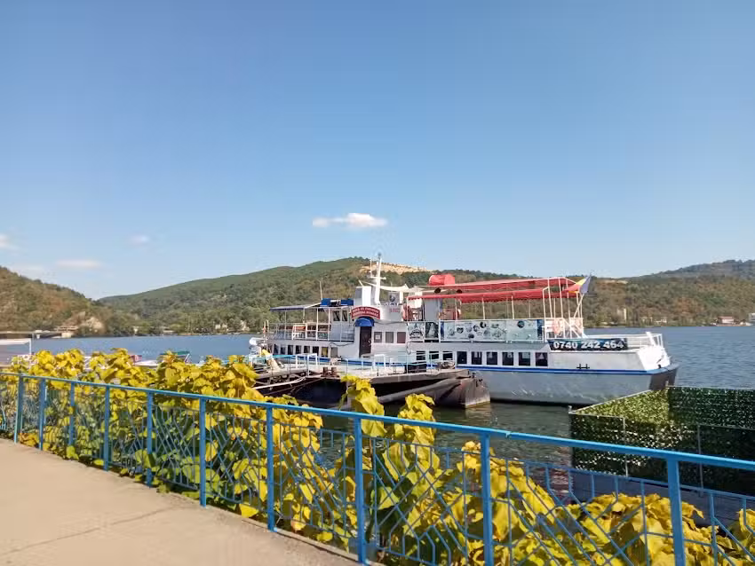 Croaziere Cazanele Dunarii-La Piratu