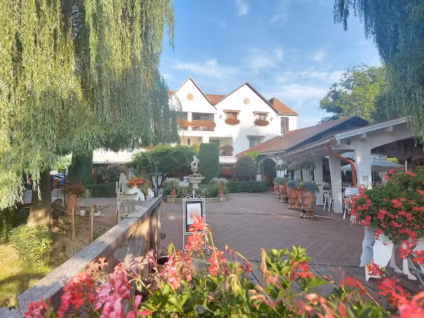 Dracula Danes Country Club