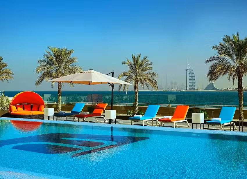 IzzyBooking &ndash; City Break, Sejur, Concediu