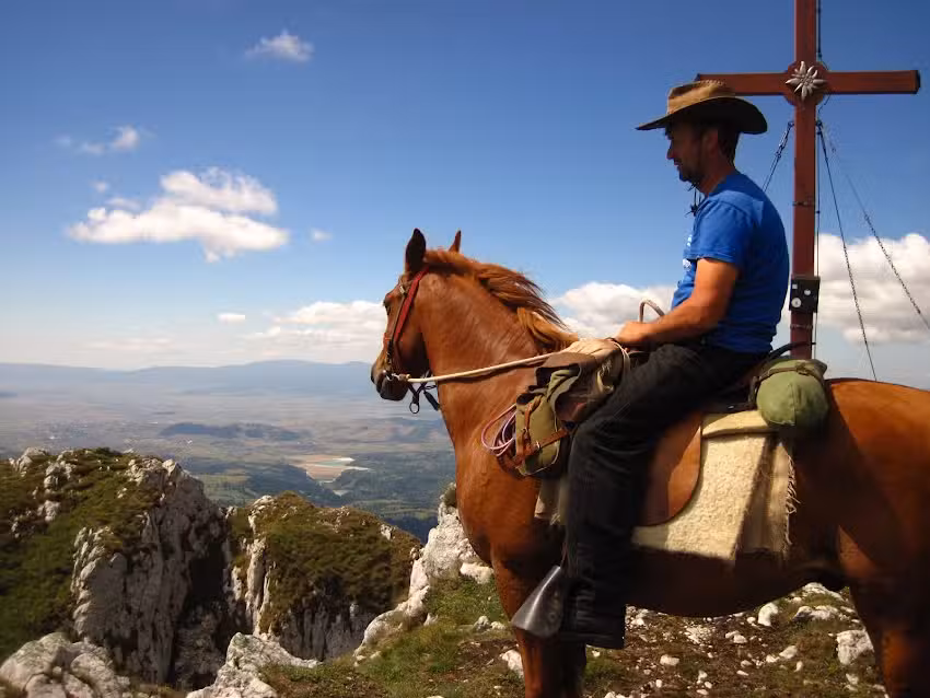 Lovastur&aacute;k Erd&eacute;lyben
