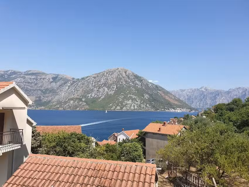 SMART WAYS TURISTIC S.R.L.